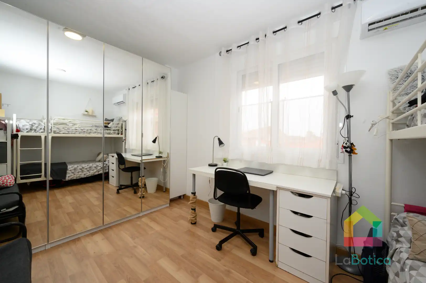 Bedroom of Flat for sale in Gerindote  with Air Conditioner, Heating and Oven