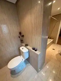 Badezimmer von Wohnungen zum Verkauf in León Capital  mit Heizung, Parkett und Terrasse