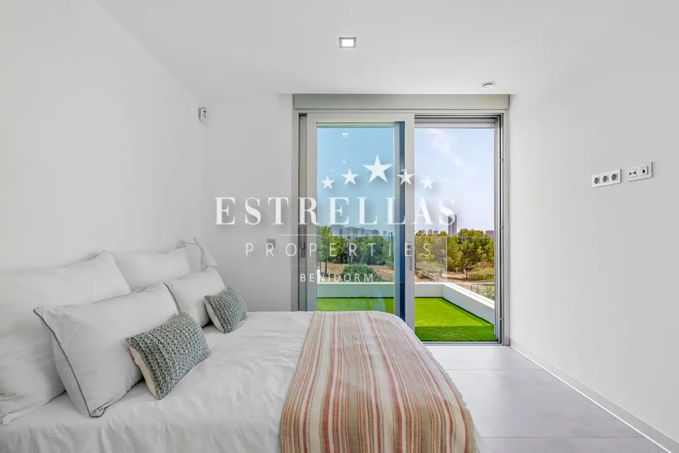 Chalet con piscina en venta en Golf Bahía, imagen 27