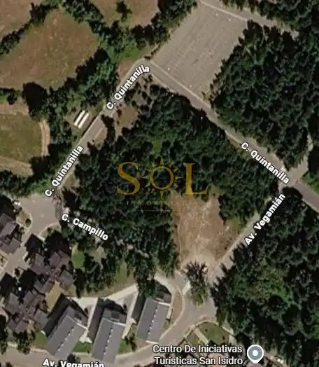 Terreny residencial en venda a Avenida Vegamián
