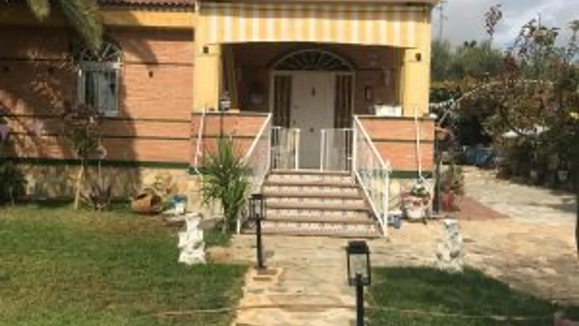 Jardí de Finca rústica en venda en Linares amb Jardí privat