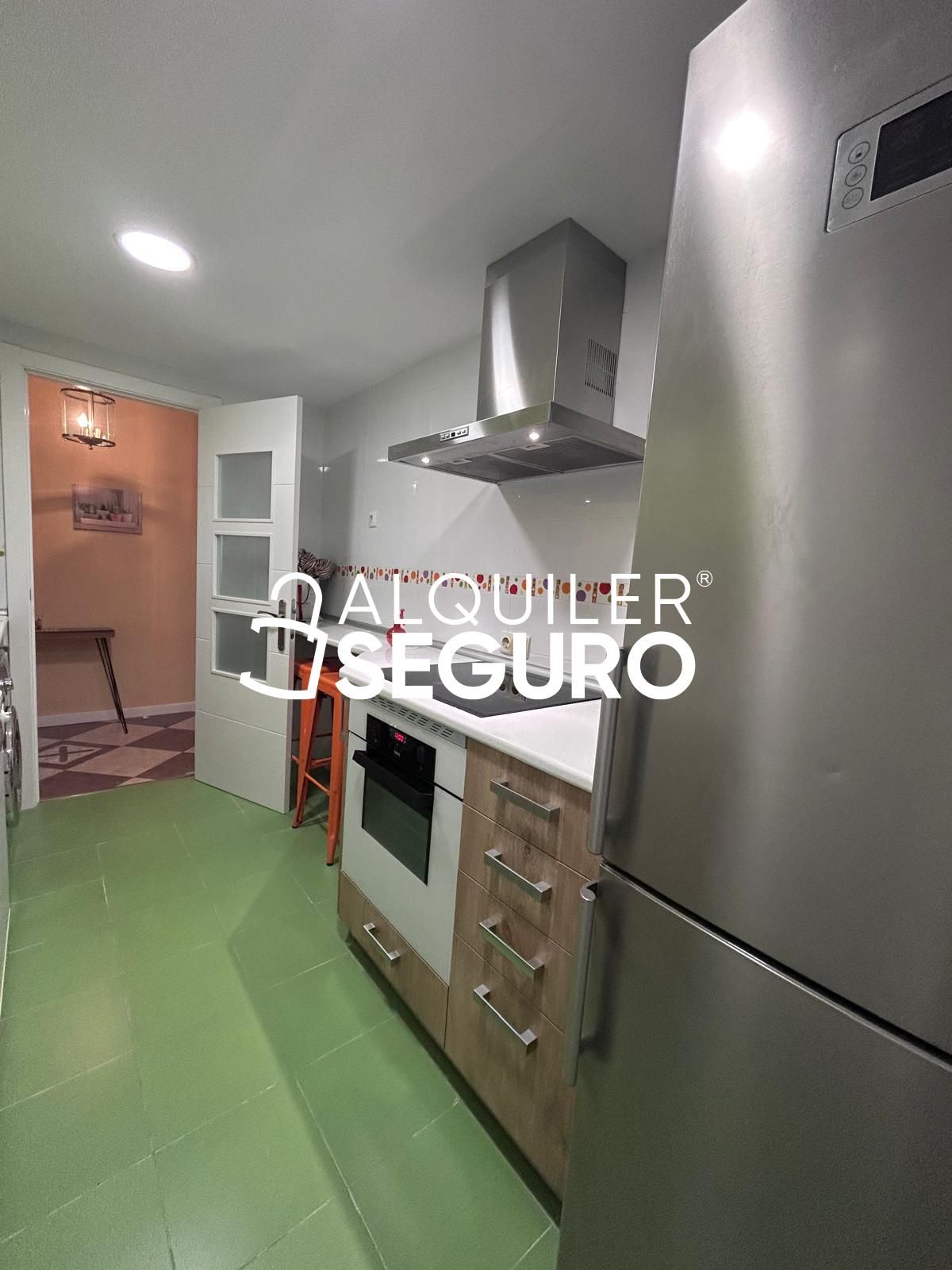 Cocina de Piso de alquiler en Coslada con Aire acondicionado, Calefacción y Amueblado