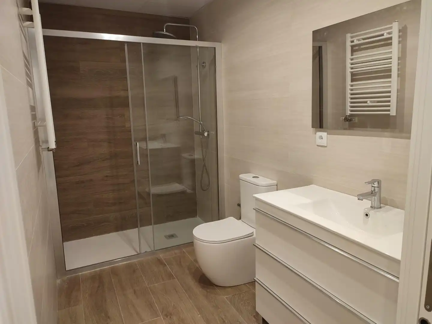 Bathroom of Flat for sale in Zaragoza  with Air Conditioner, Heating and Furnished