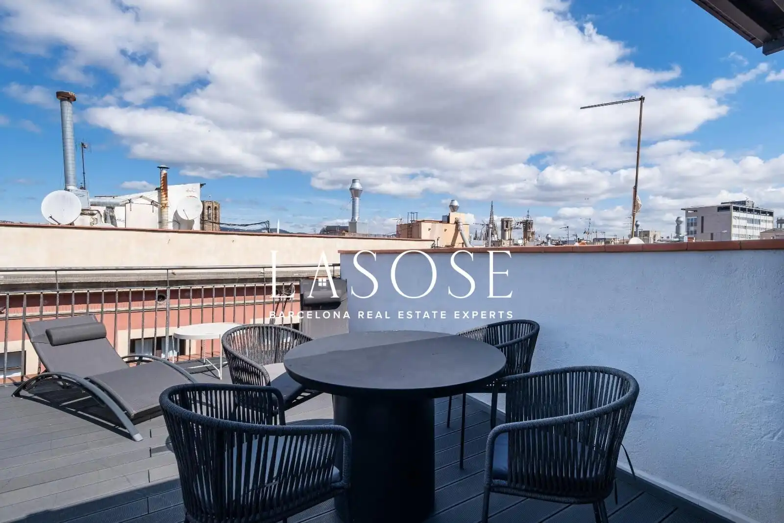 Terrasse von Dachboden zum Verkauf in Barcelona mit Klimaanlage, Heizung und Terrasse