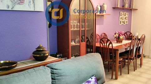 Piso con tres dormitorios, garaje y terraza en La Hoya