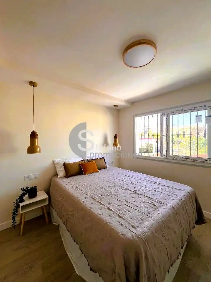 Dormitori de Casa o xalet en venda en Benalmádena amb Aire condicionat, Jardí privat i Terrassa