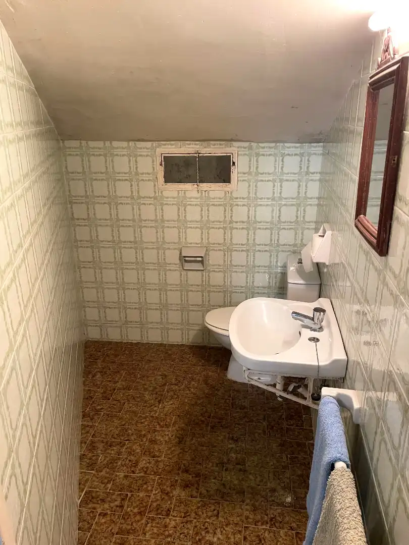 Badezimmer von Country house zum Verkauf in Anguciana mit Möbliert