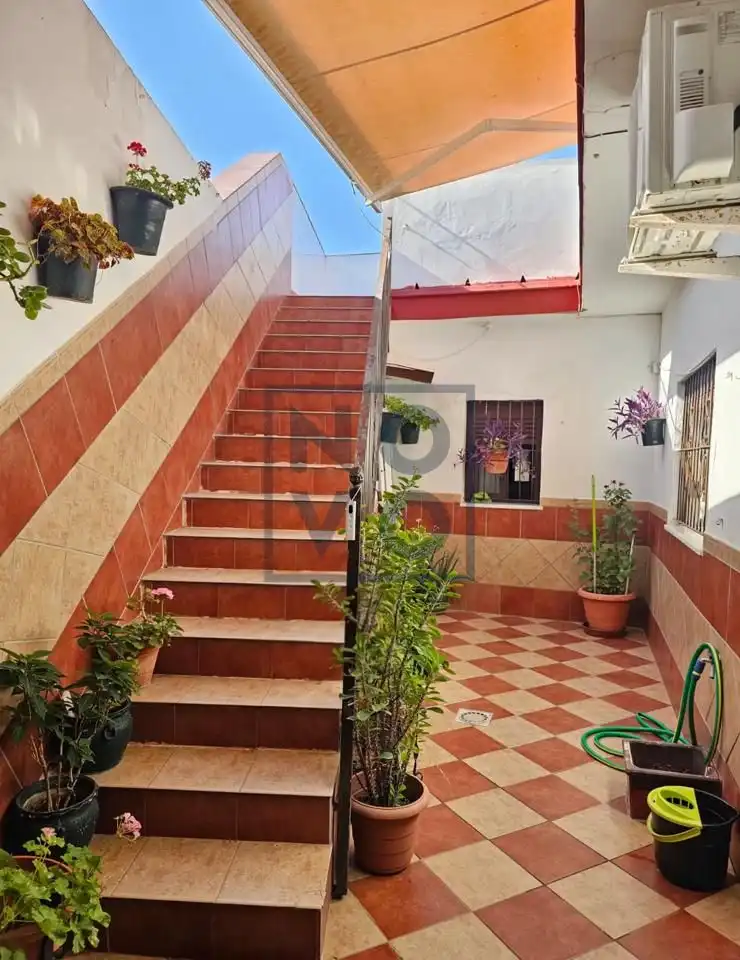 Terrassa de Casa o xalet en venda en Lebrija