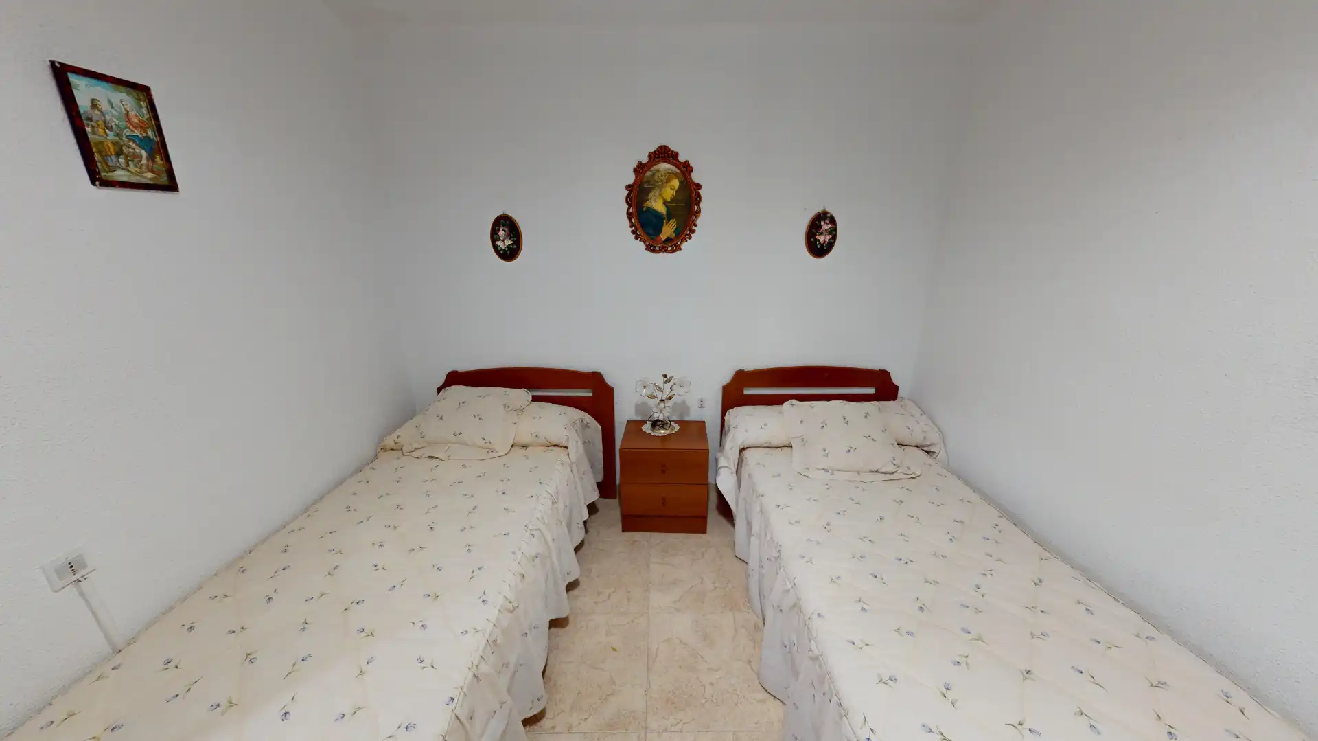 Habitación de Piso en venta en Alicante / Alacant con Aire acondicionado y Amueblado
