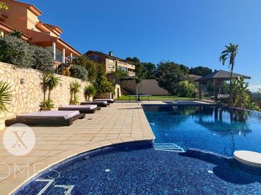 Villa avec piscine à vendre à Calicanto - Cumbres de Calicanto - Santo Domingo