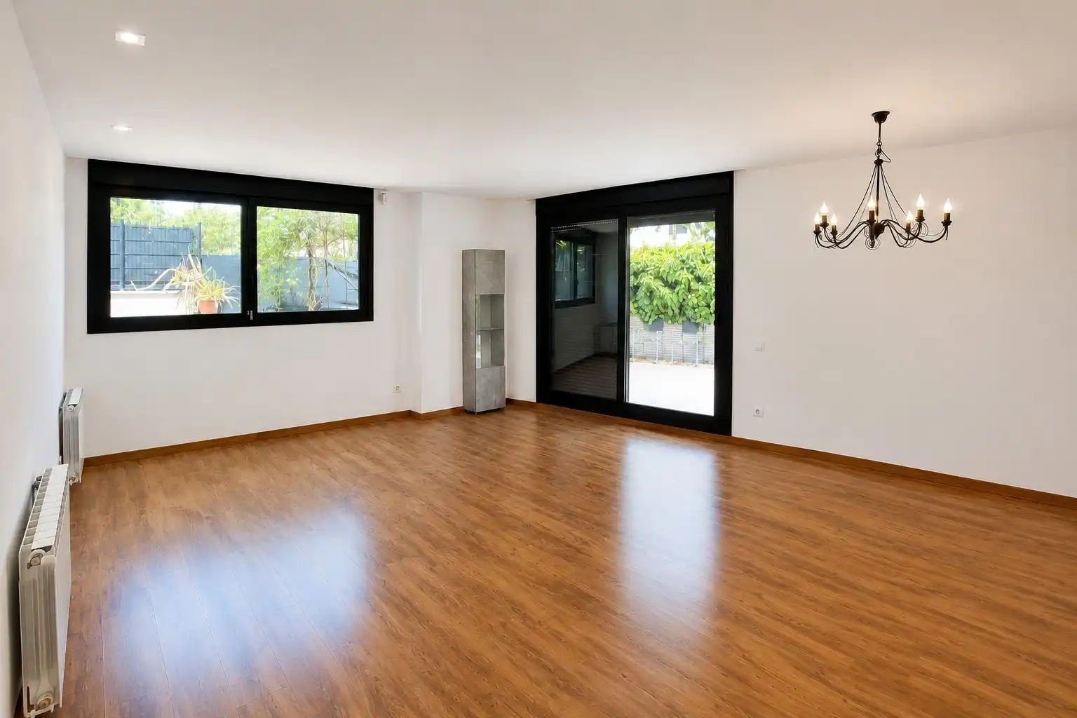 Sala de estar de Casa o chalet en venta en Castellón de la Plana / Castelló de la Plana con Aire acondicionado, Calefacción y Jardín privado