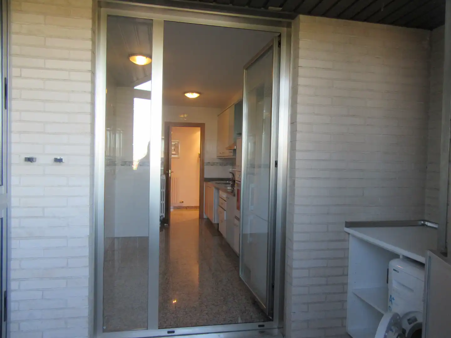 Piso de alquiler en Zaragoza con Calefacción, Terraza y Trastero
