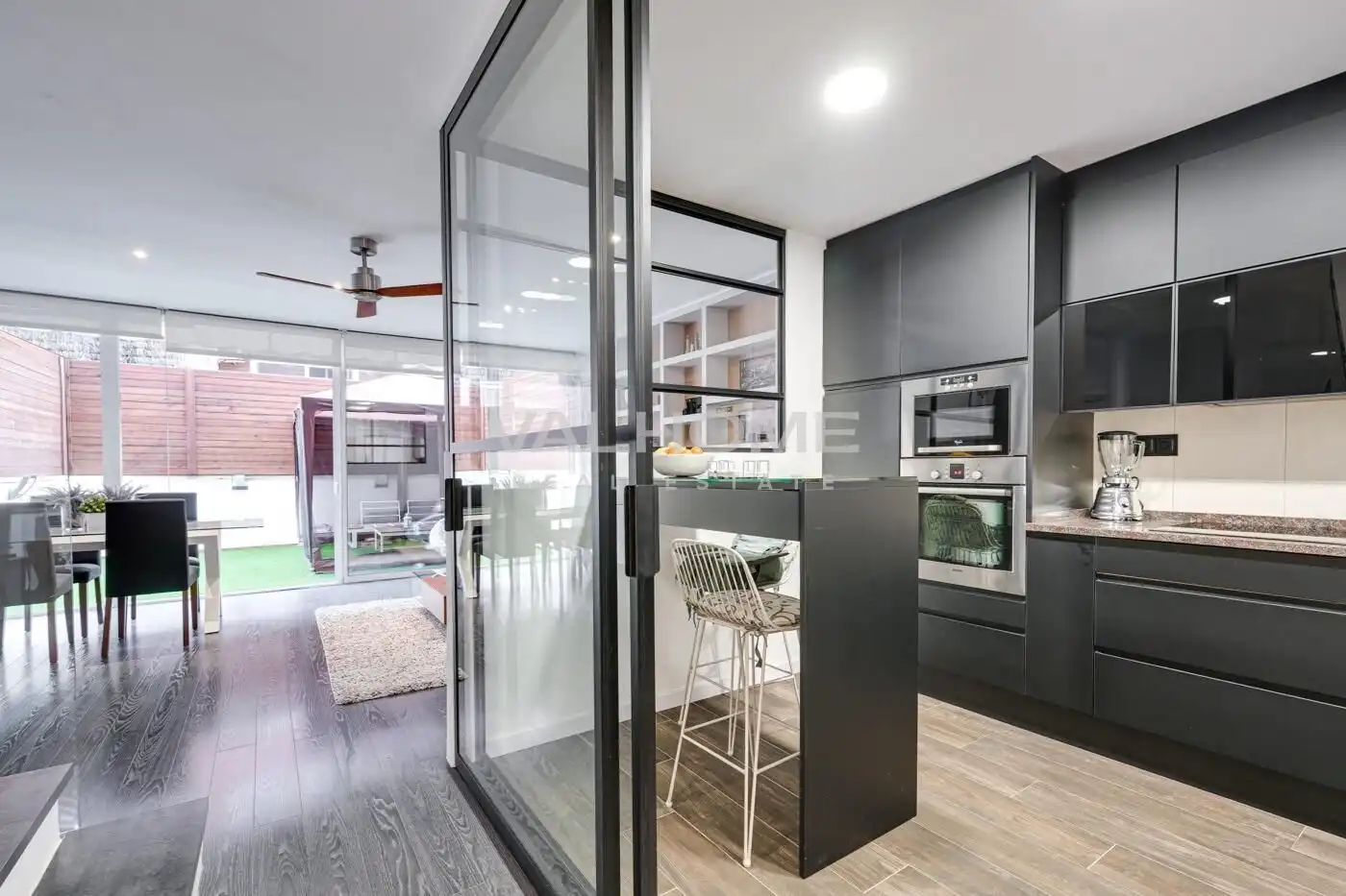 Küche von Einfamilien-Reihenhaus zum Verkauf in Sant Cugat del Vallès mit Heizung, Privatgarten und Parkett