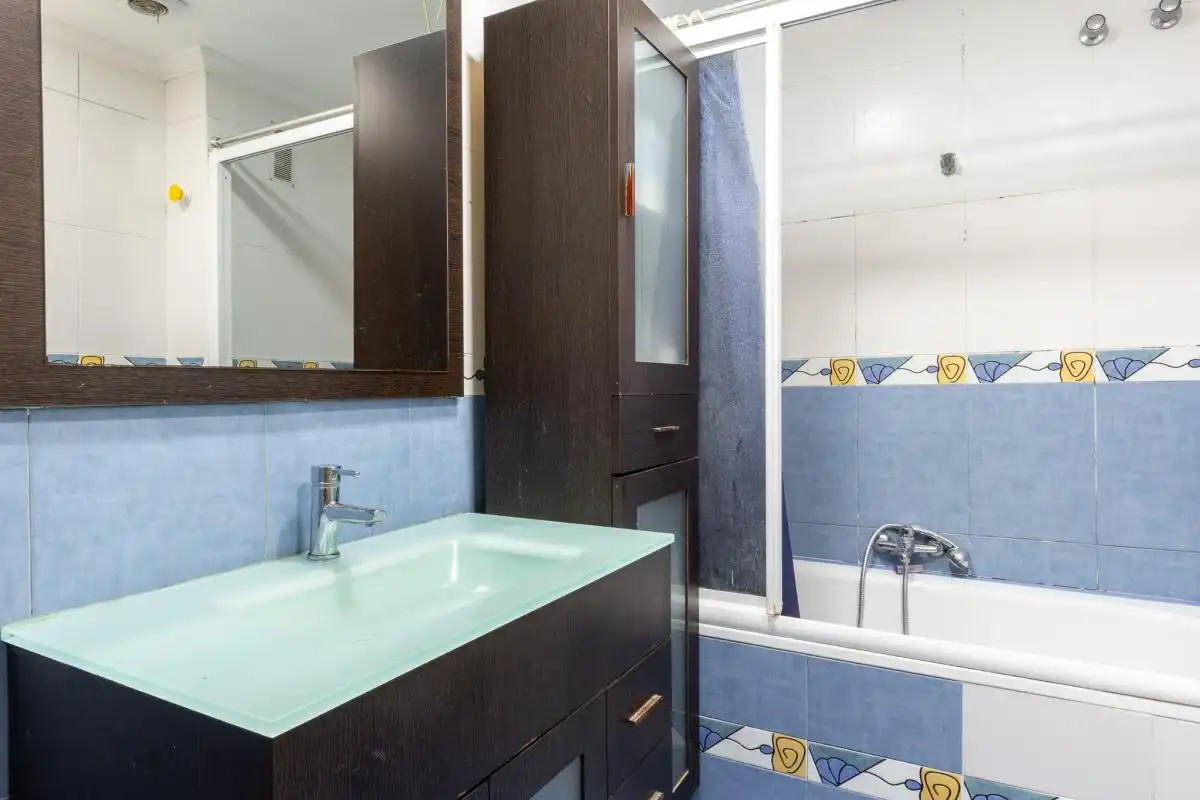 Baño de Piso en venta en Catarroja con Calefacción y Trastero