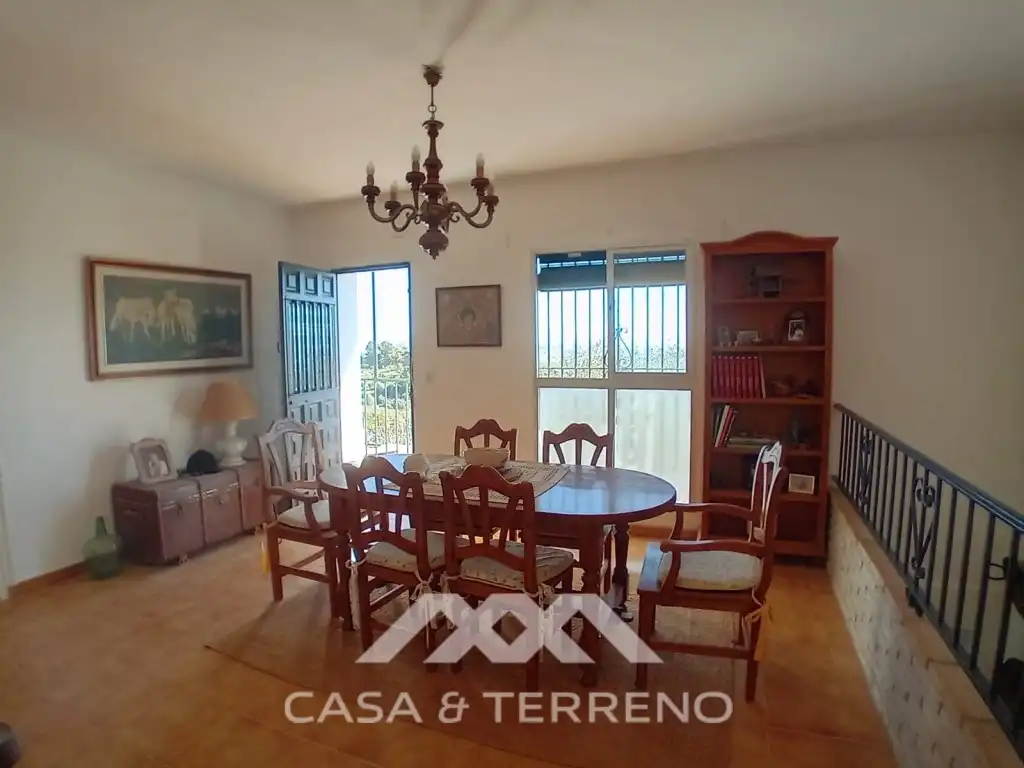 Menjador de Casa o xalet en venda en Alozaina amb Piscina