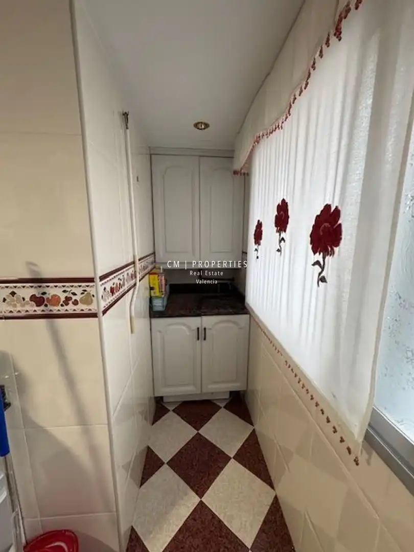 Flat for rent in Ruben Vela, En Corts - Doctor Waksman