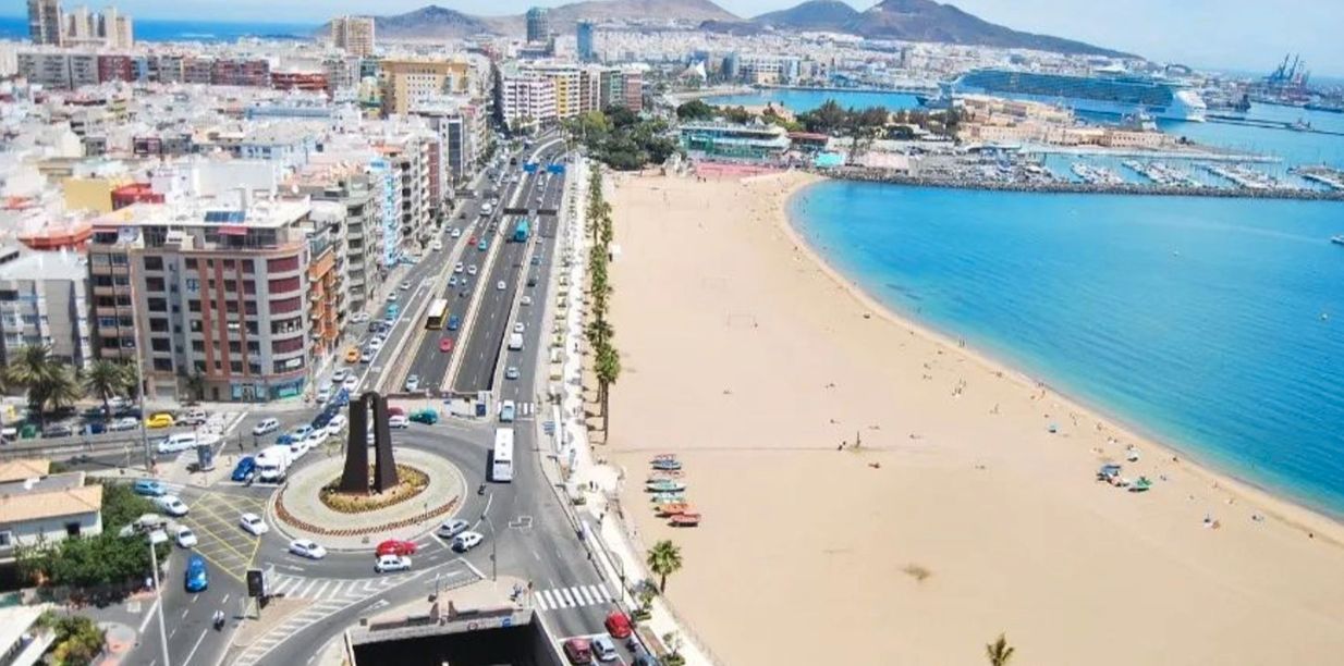 Building for sale in Alcaravaneras