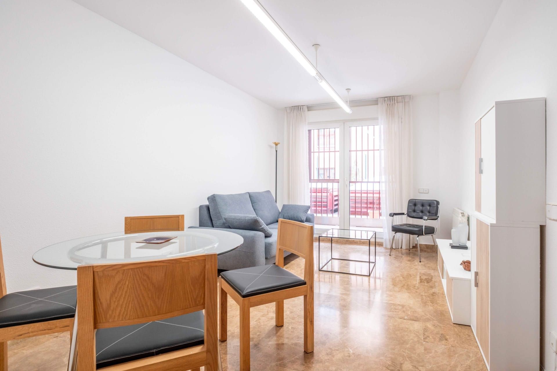 Sala d'estar de Pis de lloguer en  Zaragoza Capital amb Calefacció, Moblat i Forn