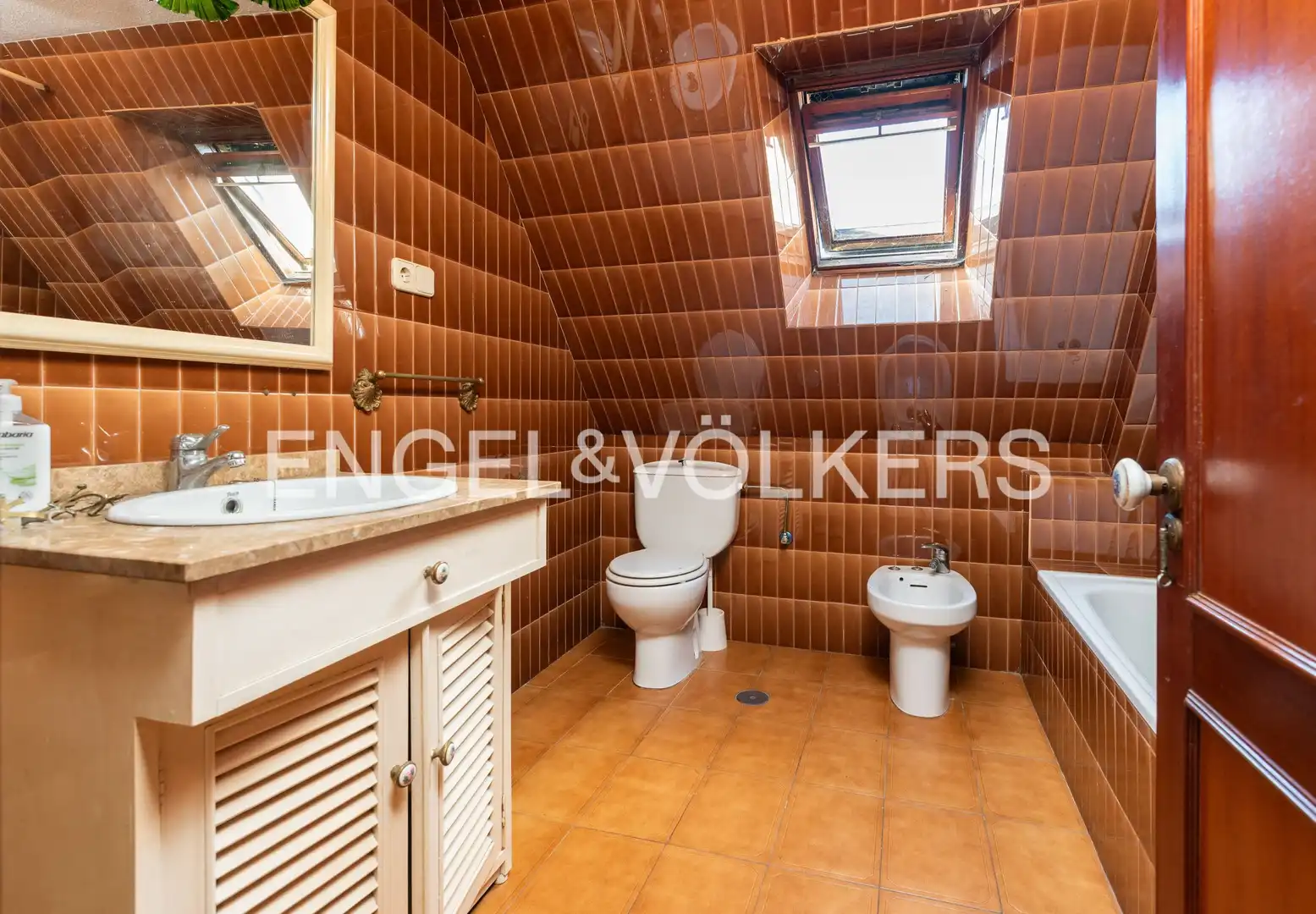 Bany de Casa o xalet en venda en Gijón  amb Calefacció, Jardí privat i Piscina