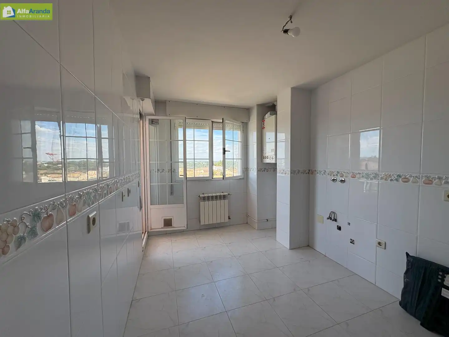 Bathroom of Flat for sale in Aranda de Duero  with Heating, Parquet flooring and Terrace