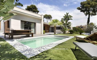 Garden of House or chalet for sale in Castelldefels  with Air Conditioner, Heating and Private garden