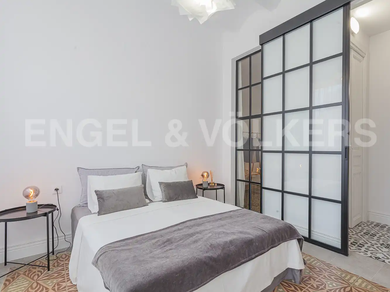 Schlafzimmer von Wohnung zum Verkauf in Barcelona mit Heizung und Balkon