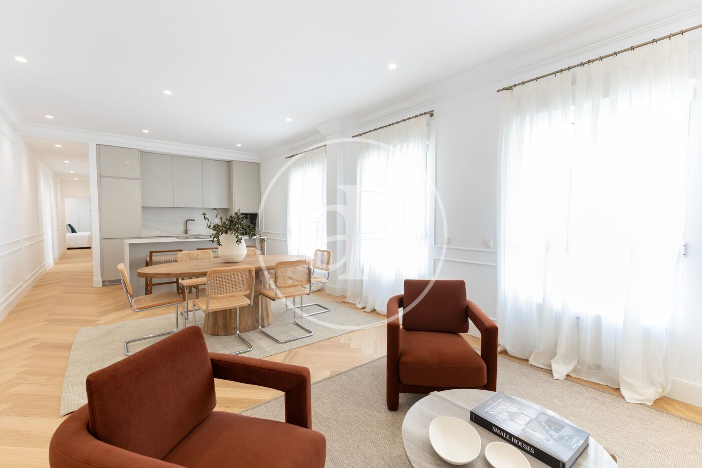 Living room of Flat to rent in  Madrid Capital  with Air Conditioner, Heating and Furnished