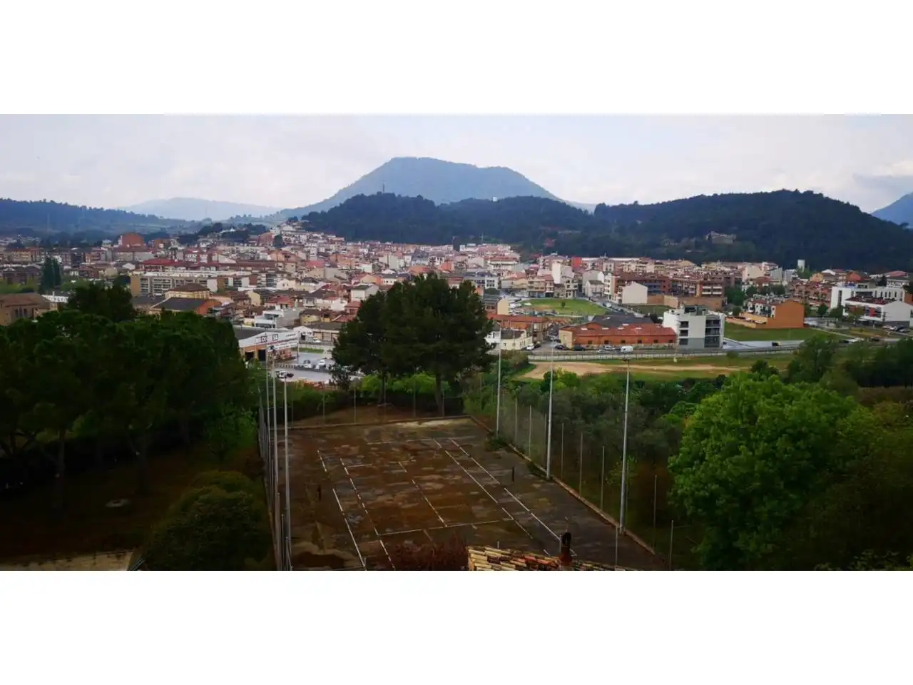 Exterior view of Houses for sale in Manresa  with Private garden and Swimming Pool