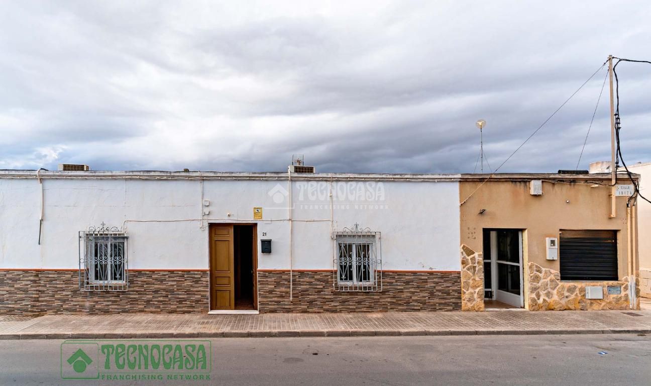 Exterior view of Single-family semi-detached for sale in El Ejido