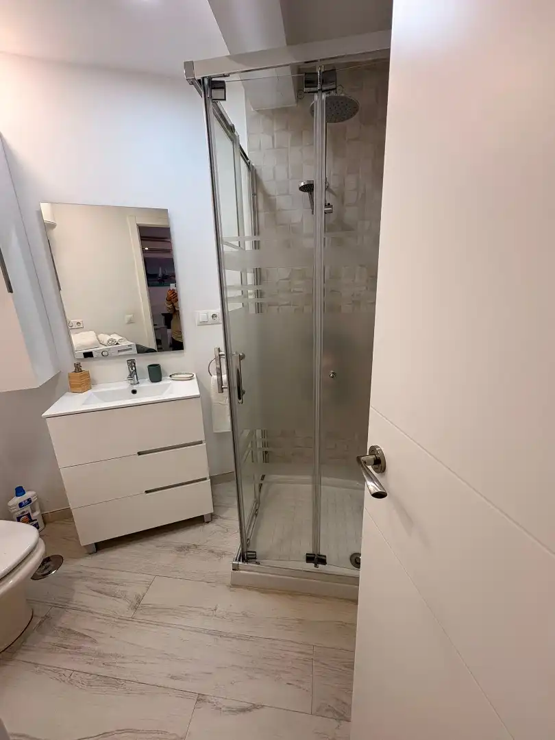 Bathroom of Flat for rent in Torremolinos  with Air Conditioner, Heating and Terrace