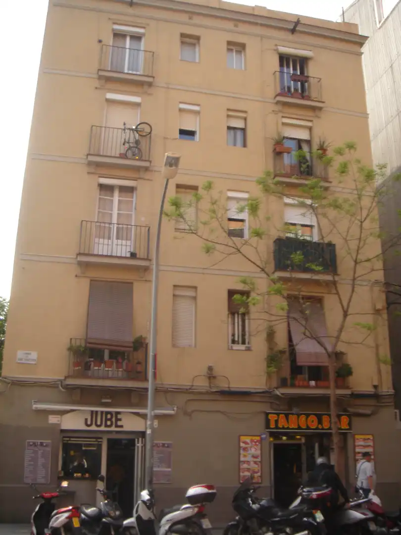 Vista exterior de Pis en venda en Barcelona amb Aire condicionat, Forn i Alarma