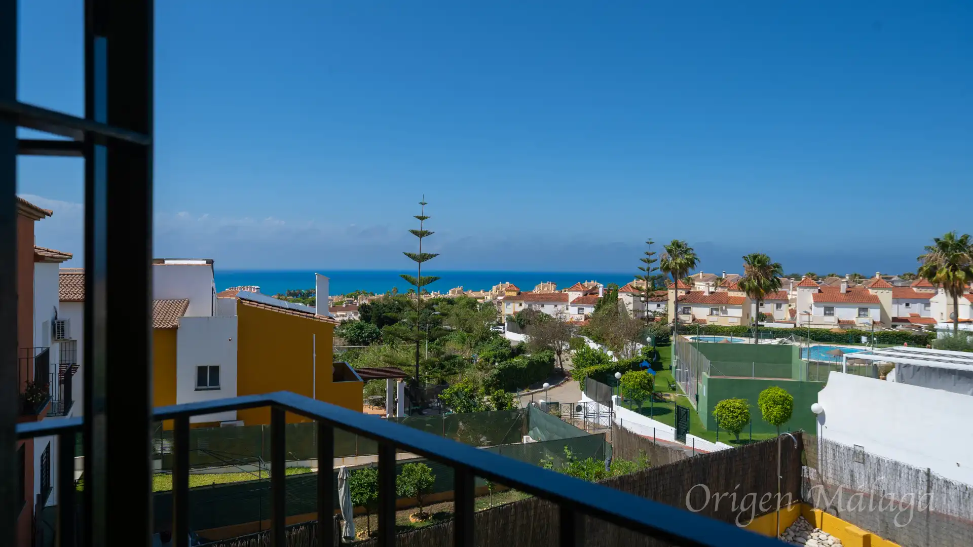 Vista exterior de Casa adosada en venta en Vélez-Málaga con Calefacción, Jardín privado y Terraza