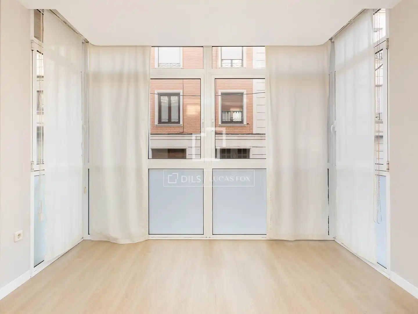 Schlafzimmer von Wohnung zum Verkauf in Barcelona mit Klimaanlage und Heizung