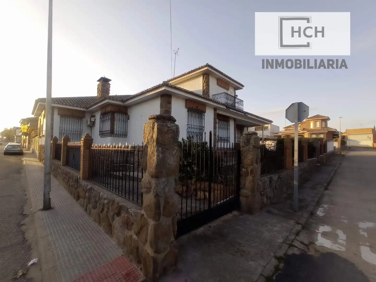 Vista exterior de Casa o chalet en venta en La Puebla de Montalbán con Calefacción, Jardín privado y Trastero
