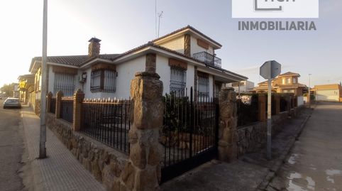 Foto 3 de Casa o chalet en venta en Calle Leonor Lucena, 1, La Puebla de Montalbán, Toledo
