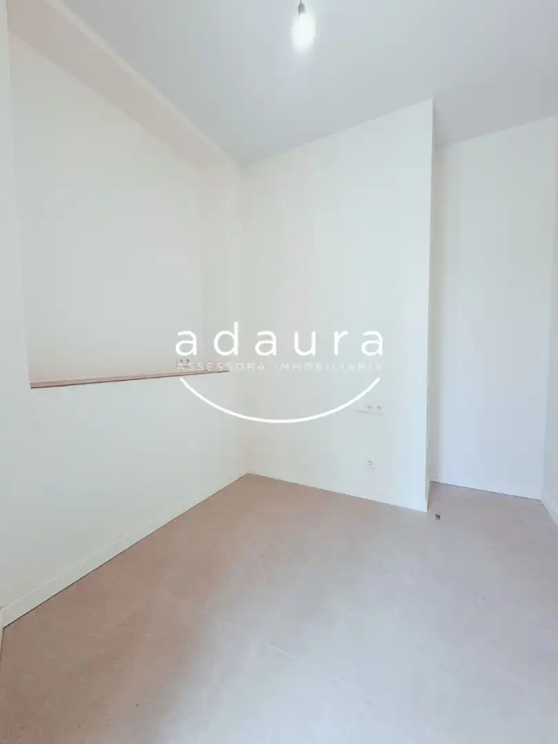 Bedroom of Ground floor for rent in Mataró  with Air Conditioner, Heating and Oven