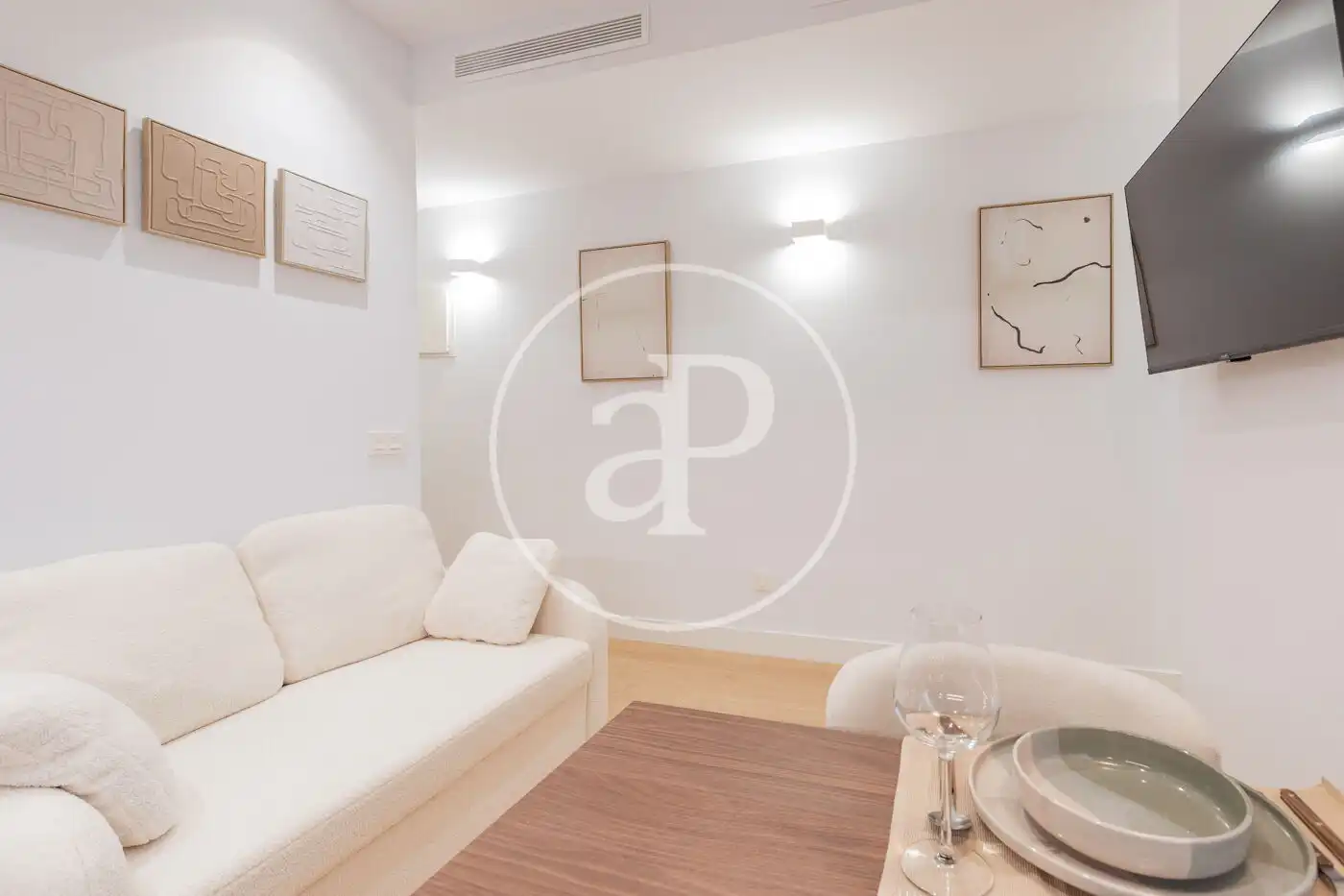Living room of Flat for sale in Madrid  with Air Conditioner, Heating and Furnished
