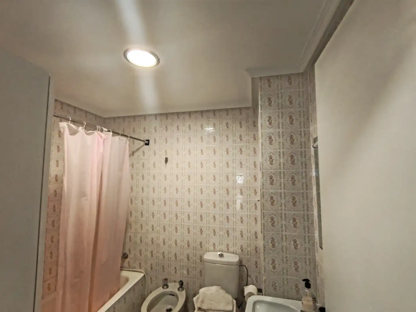 Badezimmer von Wohnung zum Verkauf in Elche / Elx mit Balkon