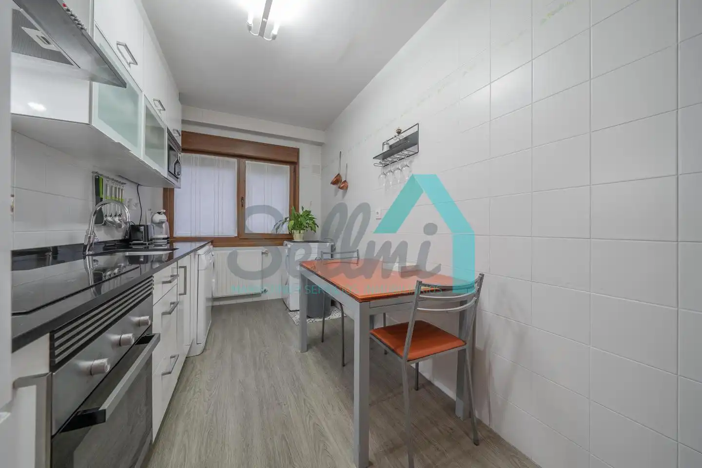 Cocina de Planta baja de alquiler en Oviedo  con Calefacción, Parquet y Amueblado