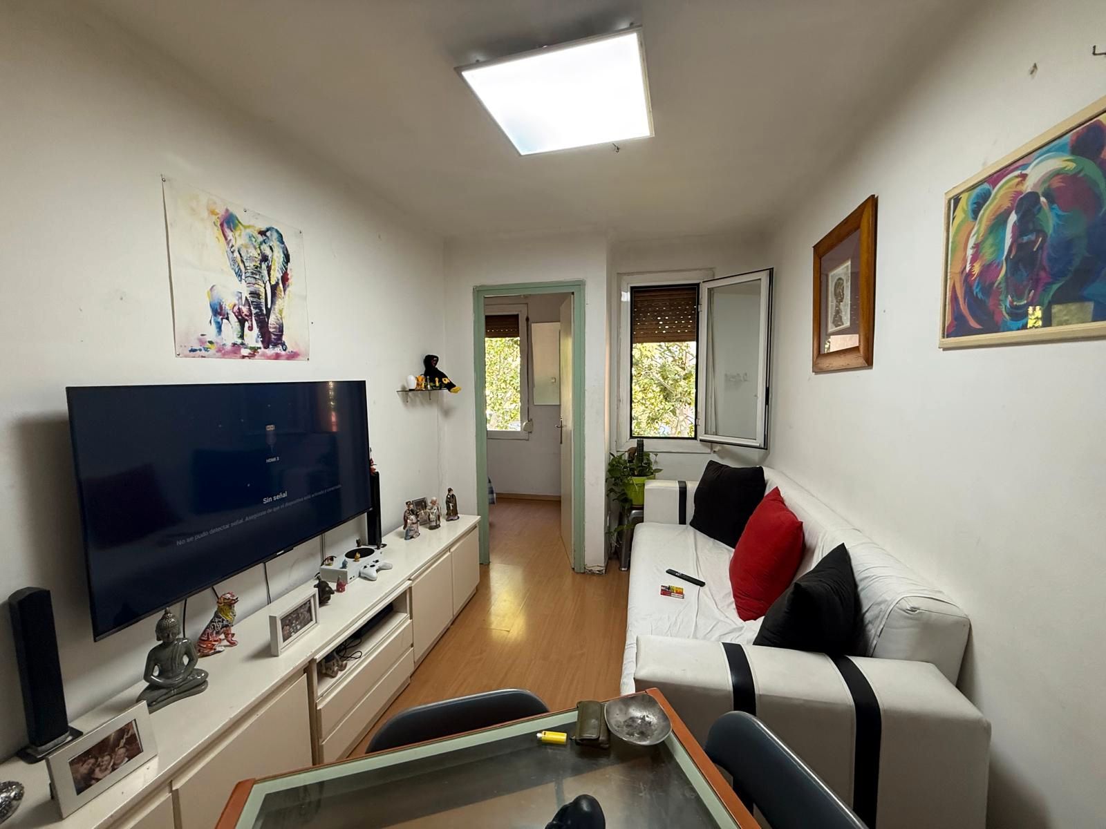 Living room of Flat for sale in  Barcelona Capital