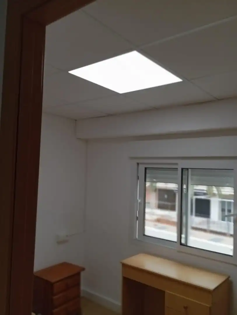 Schlafzimmer von Geschaftsraum zum Verkauf in Oliva mit Klimaanlage