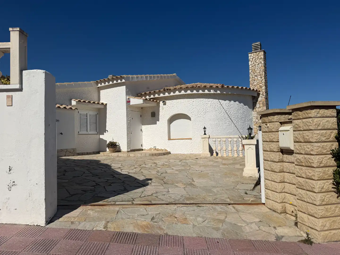 Vista exterior de Casa o chalet en venta en L'Escala con Aire acondicionado, Calefacción y Jardín privado
