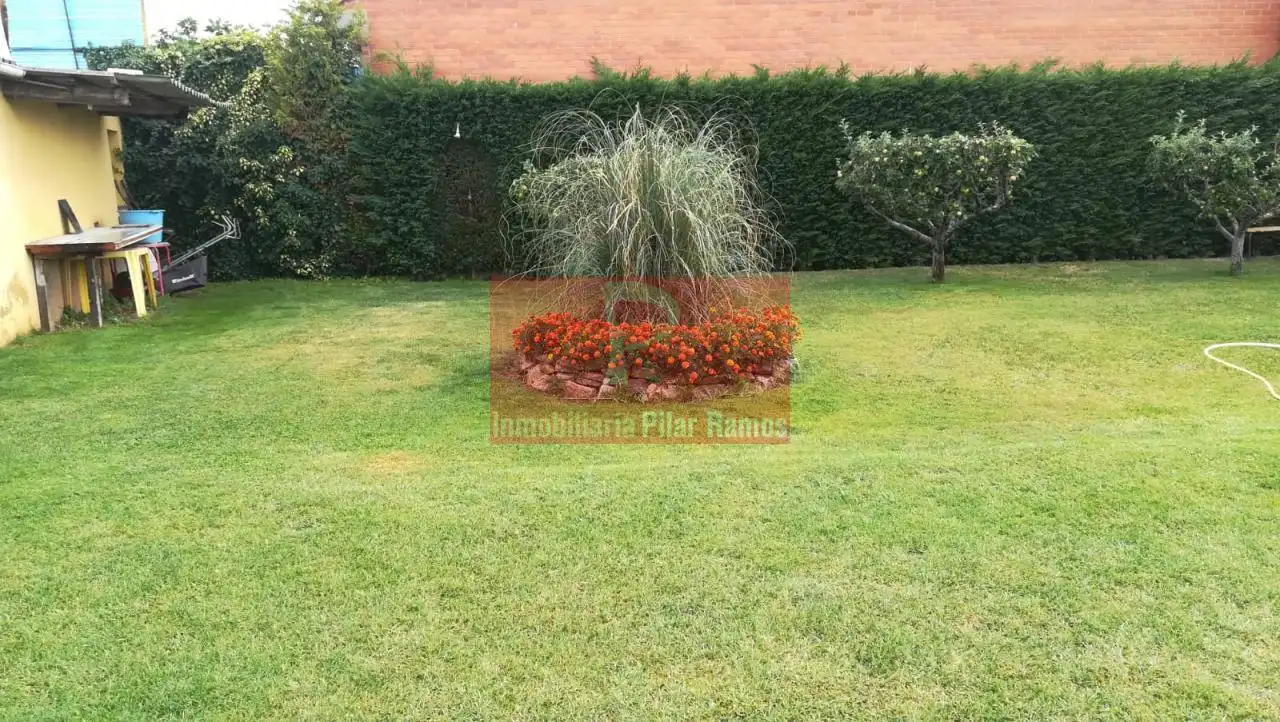 Casa o chalet en venta en Chozas de Abajo con Calefacción, Jardín privado y Parquet