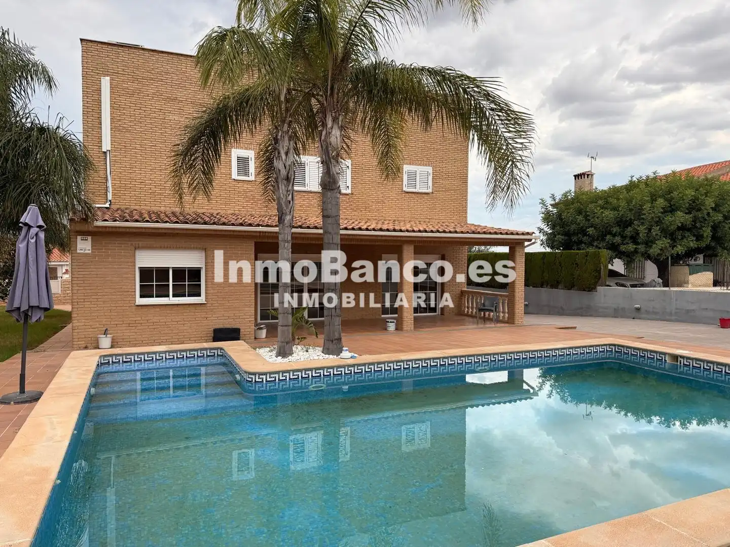 Villa mit Pool zum Verkauf in Avenida del Rio Turia 587, imagen 2