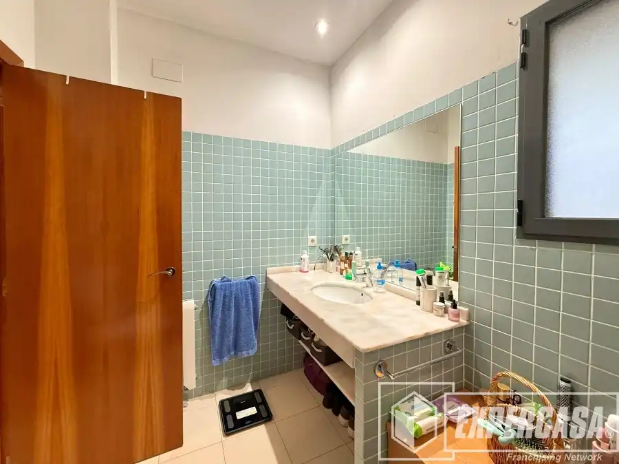 Bathroom of Houses for sale in Llíria  with Air Conditioner, Terrace and Storage room