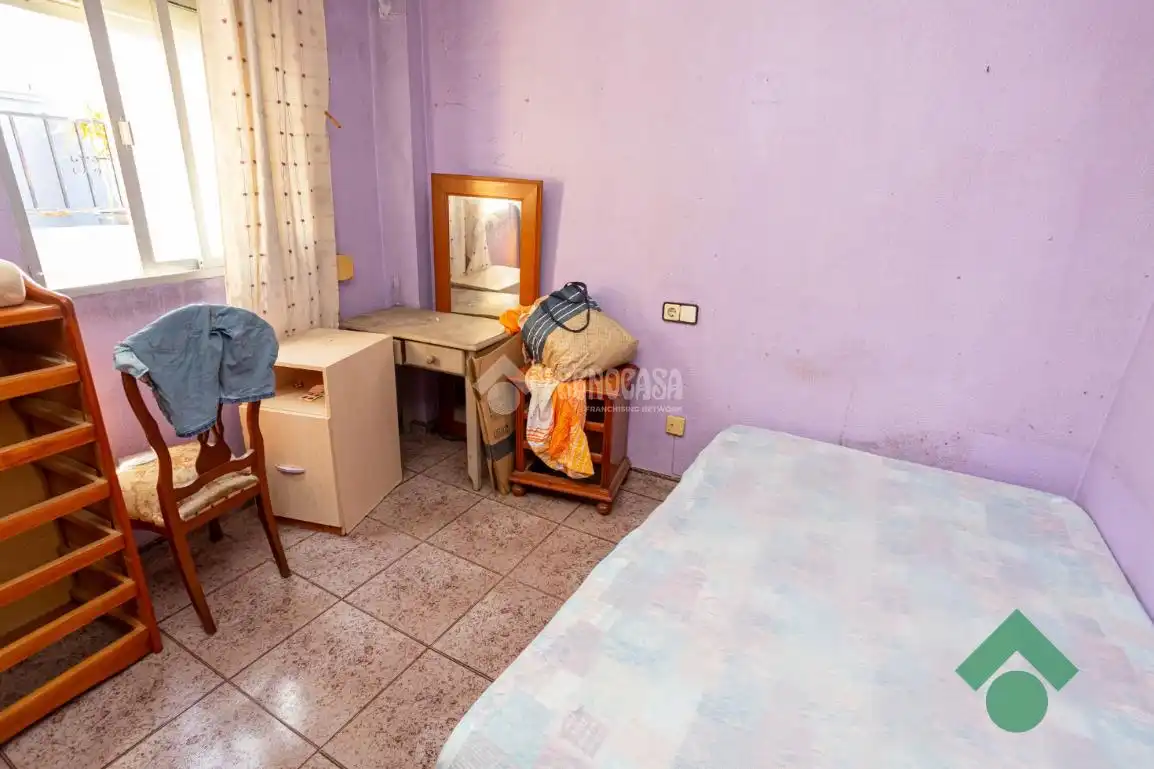 Dormitori de Casa adosada en venda en Algeciras amb Terrassa