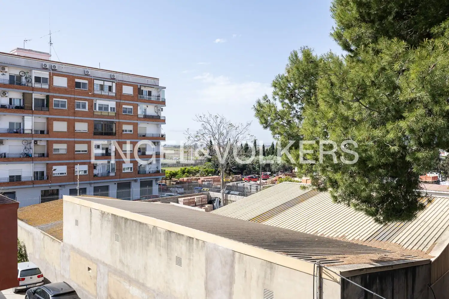 Vista exterior de Casa o xalet en venda en Valencia amb Calefacció, Terrassa i Piscina