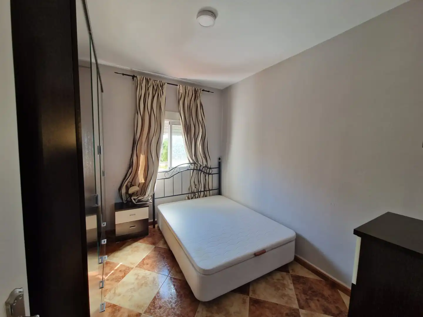 Habitación de Piso en venta en Lora del Río con Aire acondicionado, Calefacción y Amueblado