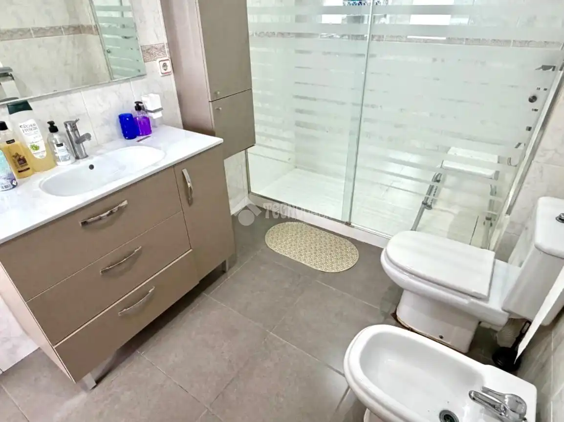 Baño de Piso en venta en Valencia con Aire acondicionado y Balcón