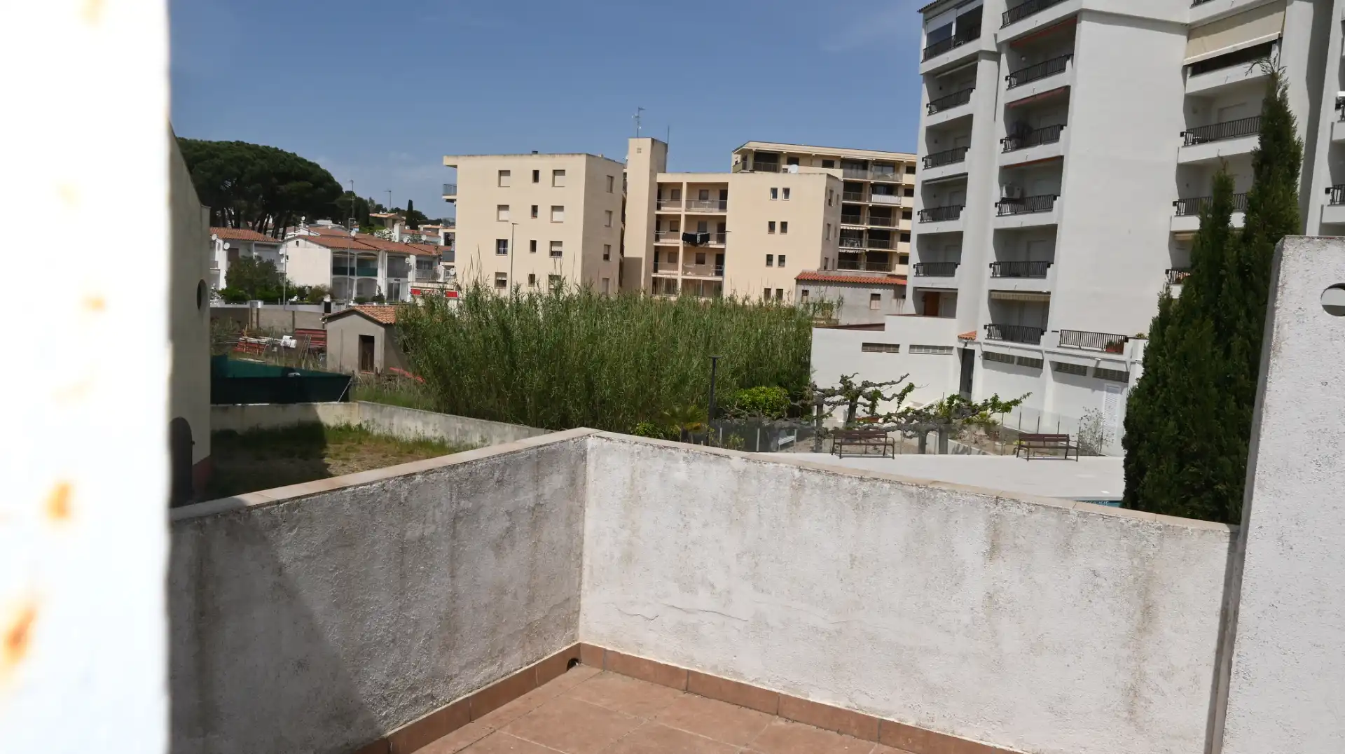 Terrasse von Einfamilien-Reihenhaus zum Verkauf in L'Escala mit Möbliert